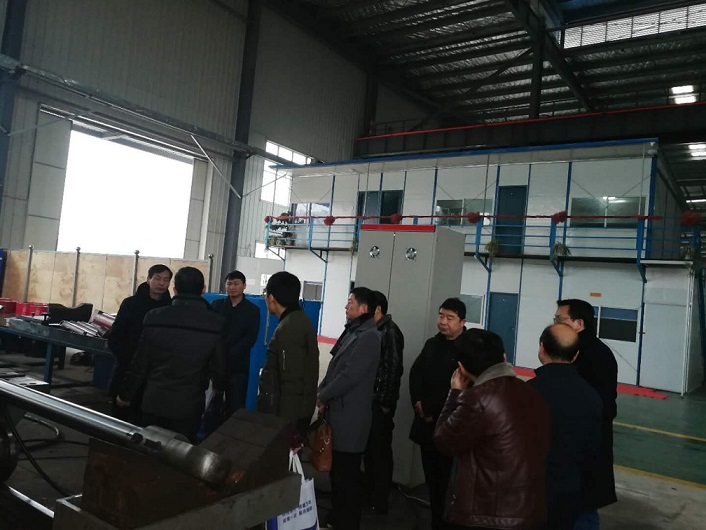 液壓?jiǎn)㈤]機(jī)順利驗(yàn)收